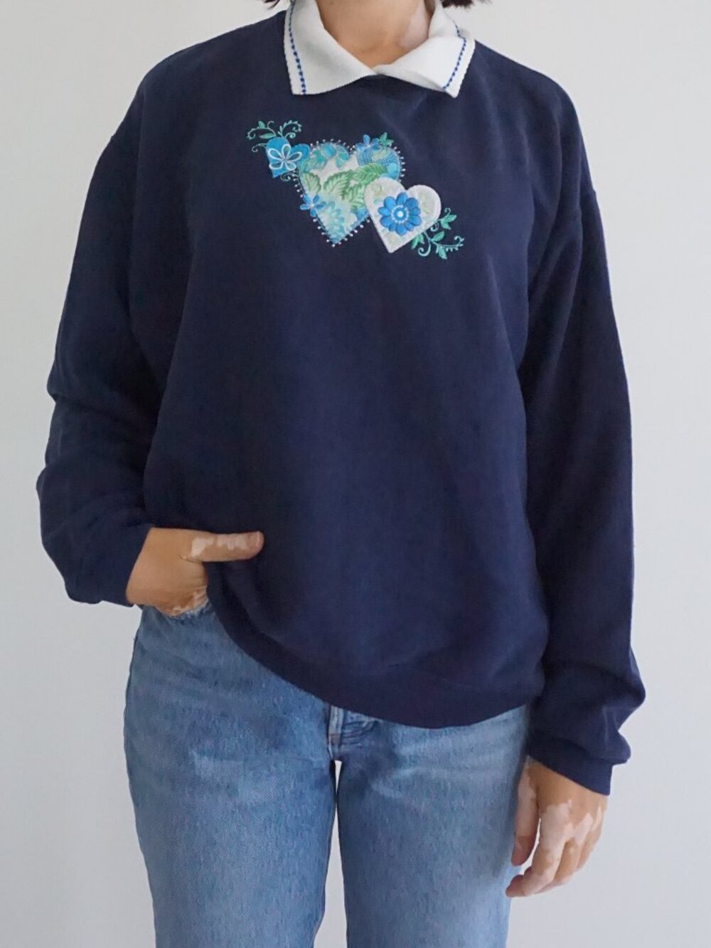 Vintage Top Stitch Navy Blue Heart Floral CollarEmbroidered Sweater XL